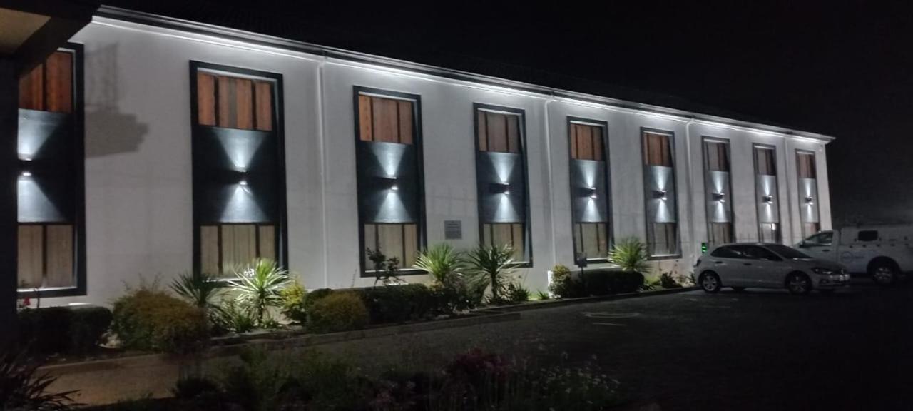 Protea Hotel By Marriott Harrismith Montrose Exterior photo