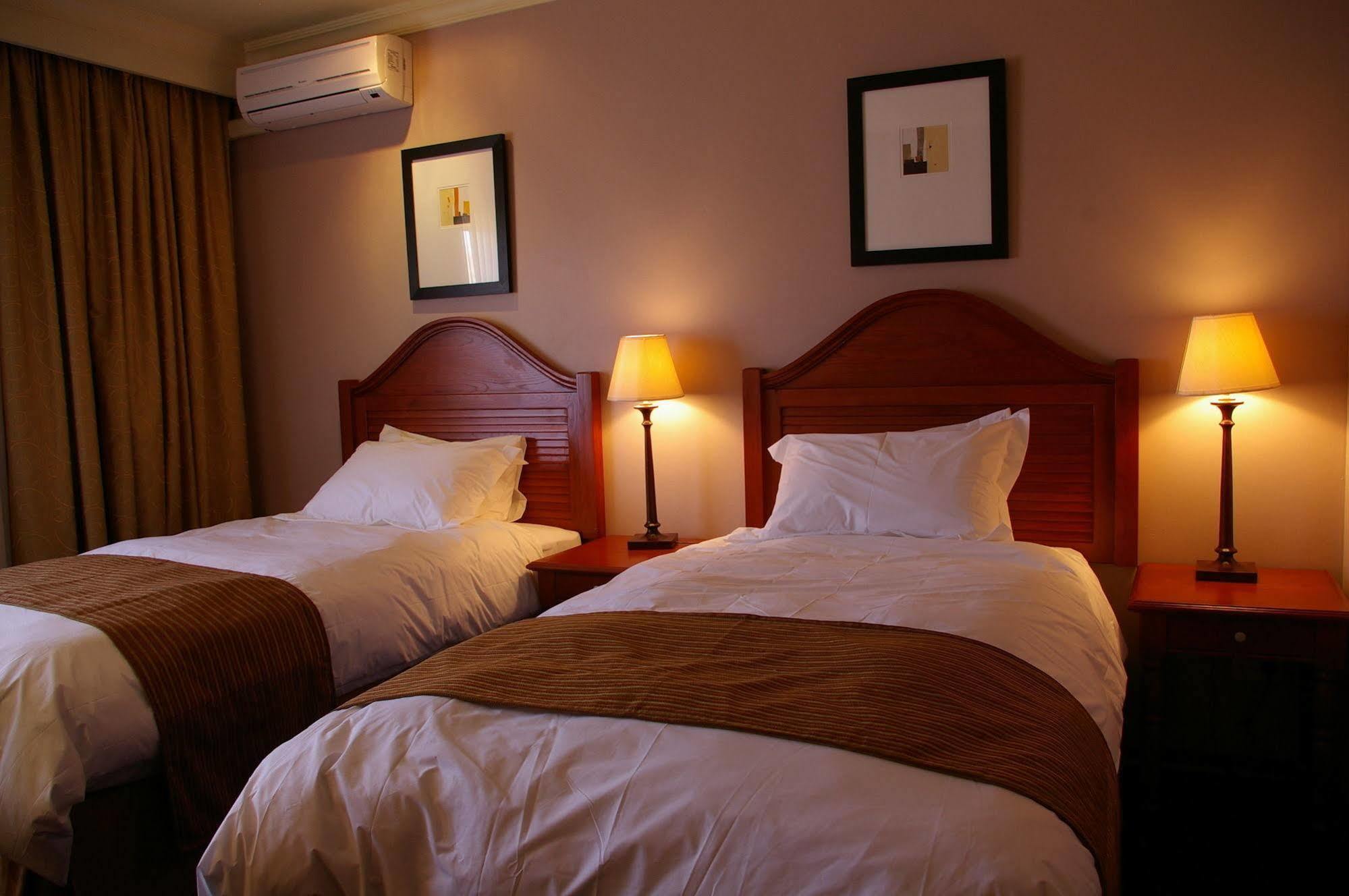 Protea Hotel By Marriott Harrismith Montrose Exterior photo